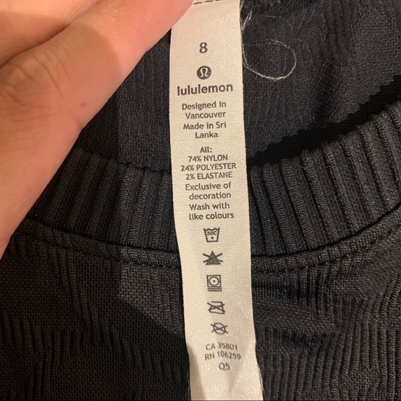 Lululemon (Women’s Long sleeve) - Picture 4 of 4